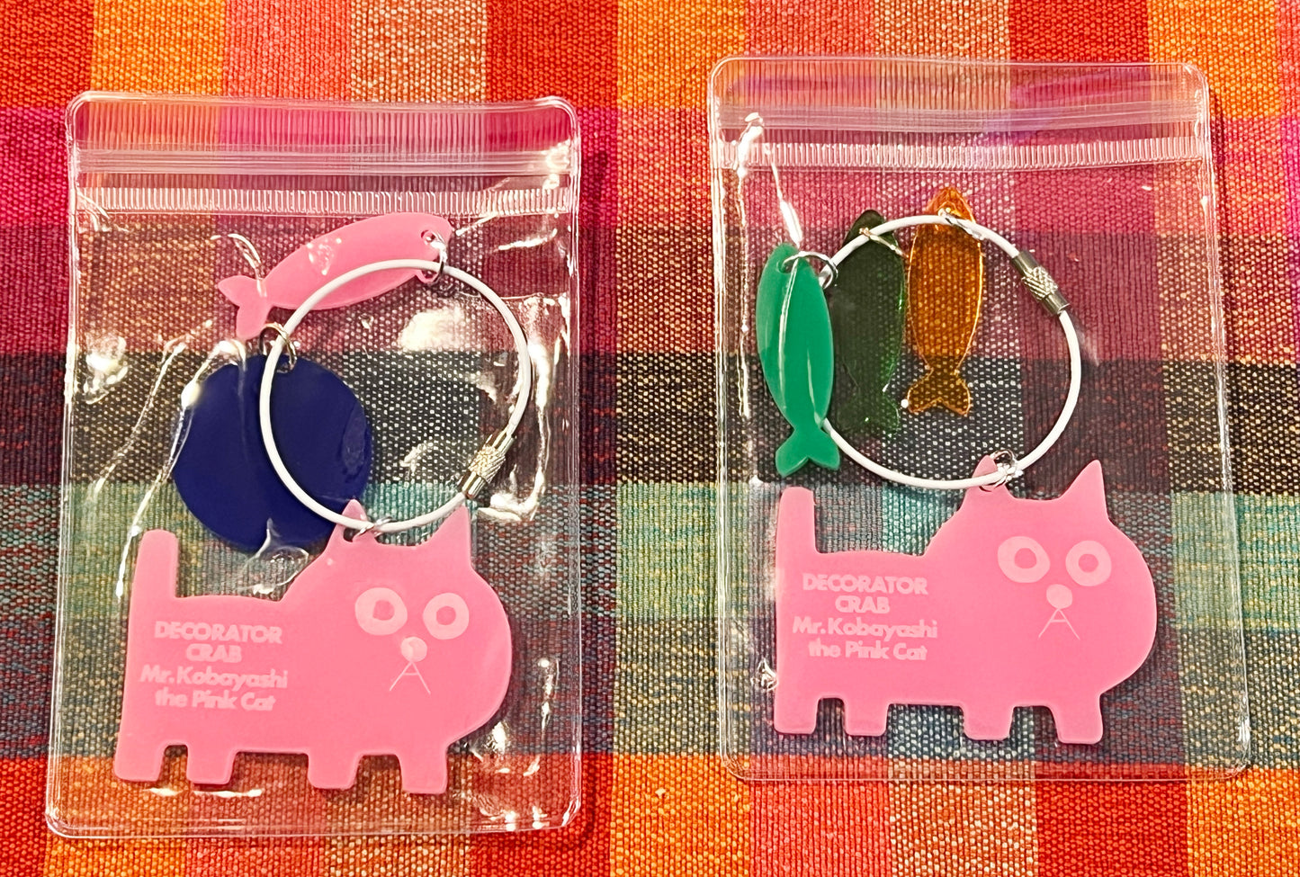 NEW !!  ピンクの猫の小林さんと魚のアクリルチャーム